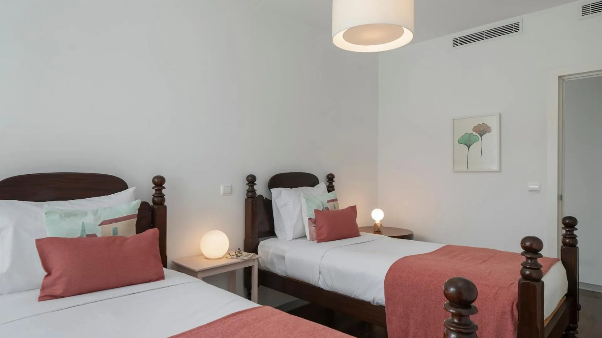 פונשל The Plaza Apartment By An Island Apart
