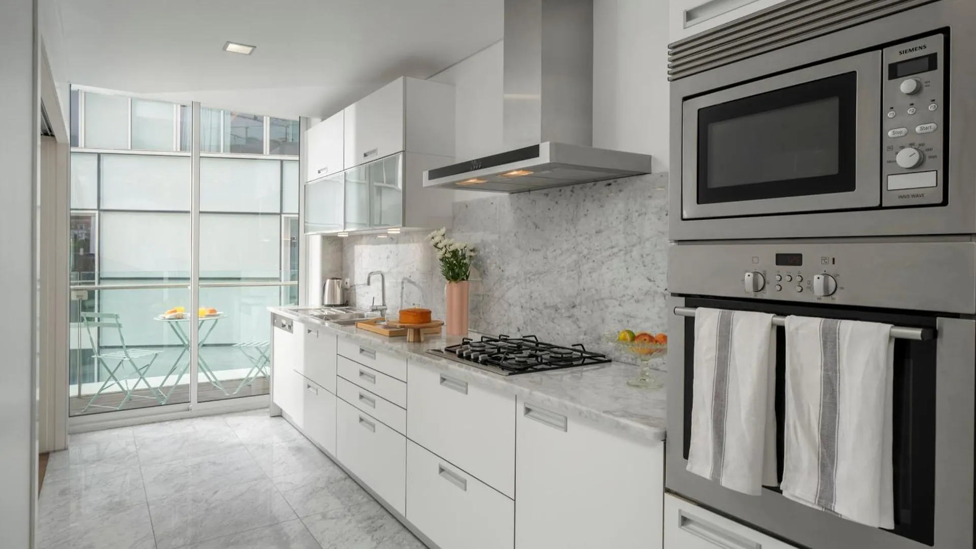 פונשל The Plaza Apartment By An Island Apart