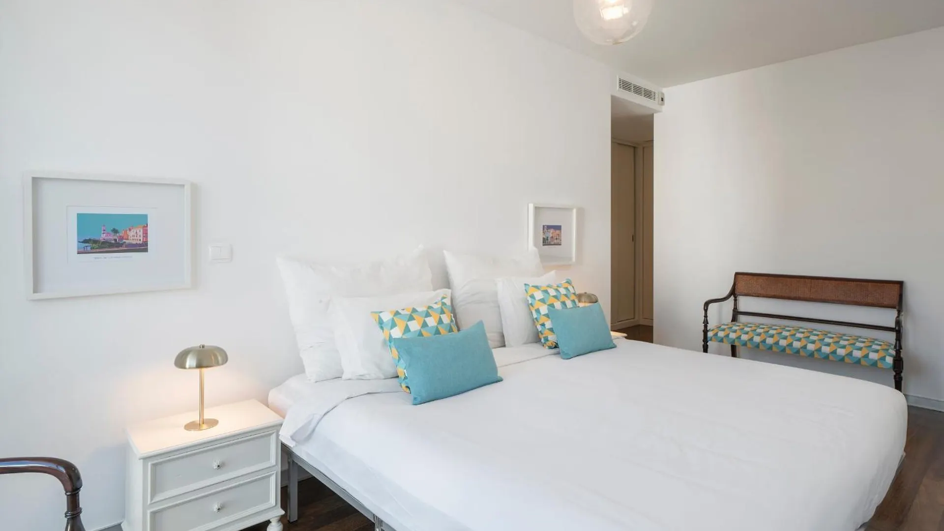The Plaza Apartment By An Island Apart Funchal  0*, Funchal (Madeira)